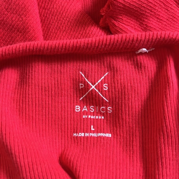 Red cropped tank top with lettuce bottom. - Picture 3 of 3